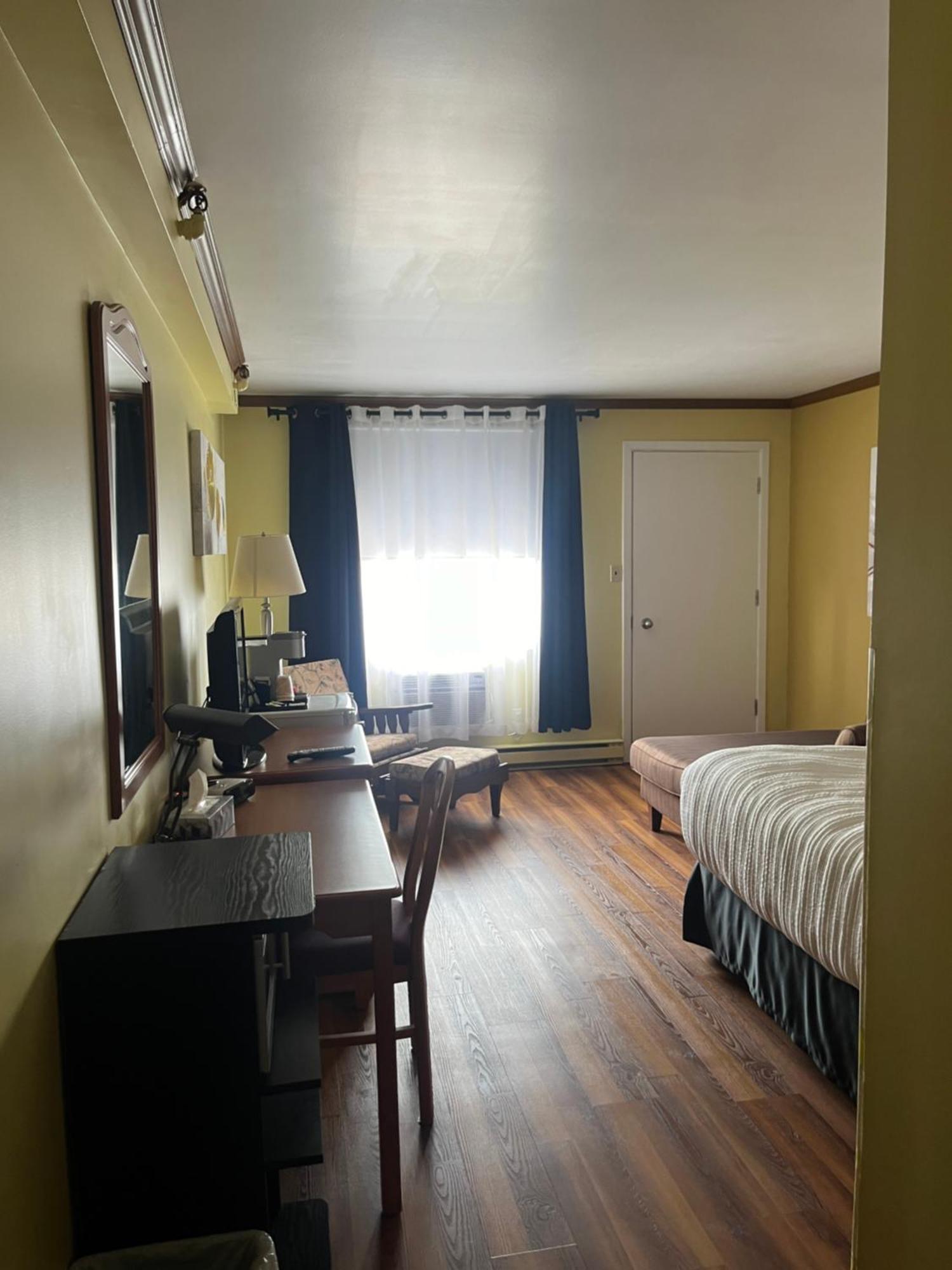 Hotel Motel Le Chateau Lac-Mégantic Εξωτερικό φωτογραφία